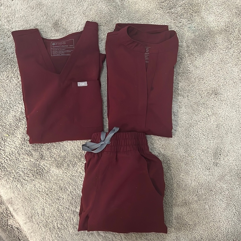 3 PIECE FIGS BURGUNDY SCRUB SET ❤️